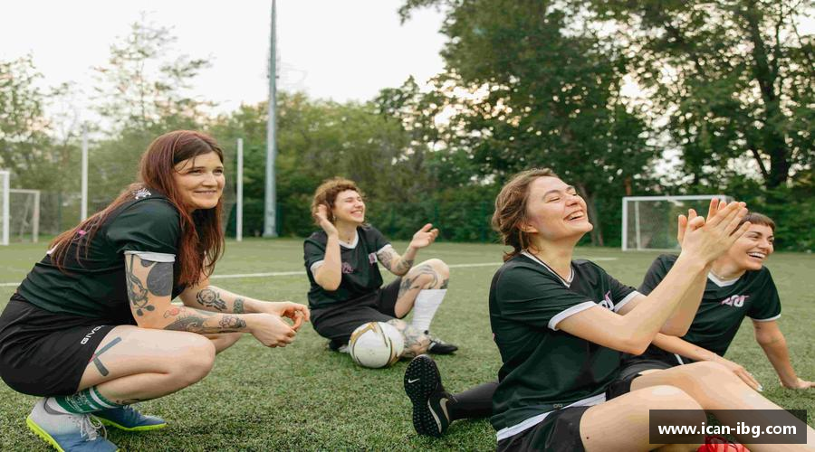 风雨同舟，共创辉煌！